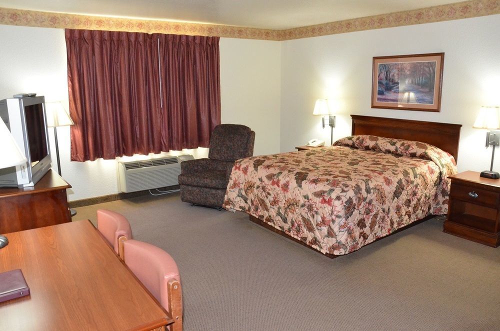 All Towne Suites Saint Robert Exterior foto